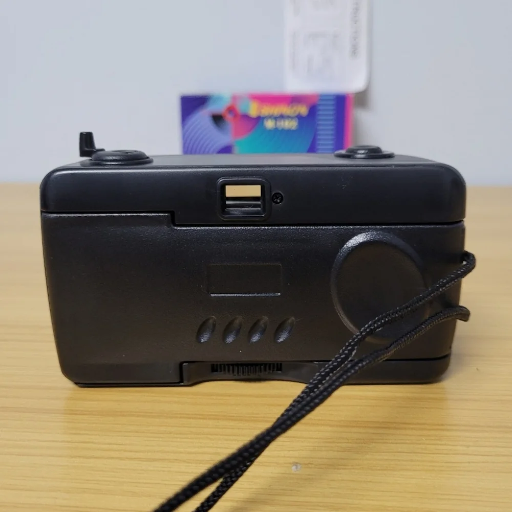 Shinon M-102 35mm Film Camera Focus Free Manual New Dead Stock Box Black Vintage